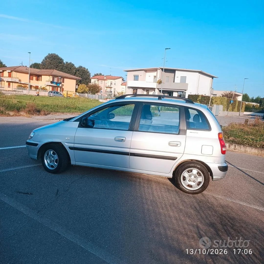 Hyundai Matrix 2002 photo 4