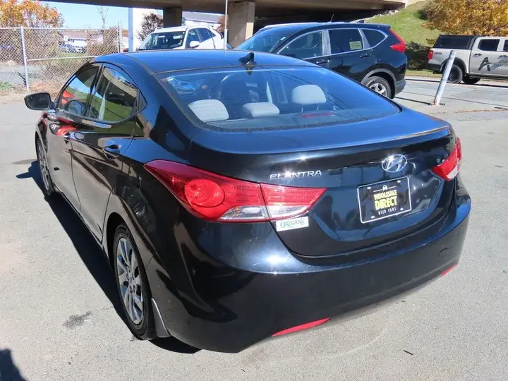 Hyundai Elantra 2013 photo 4