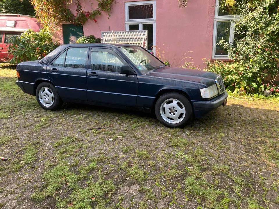 Mercedes-Benz 190E