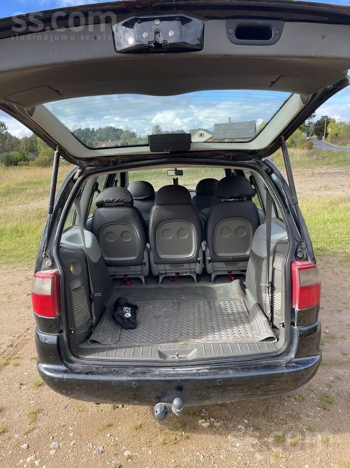 Ford Galaxy 2000 photo 5