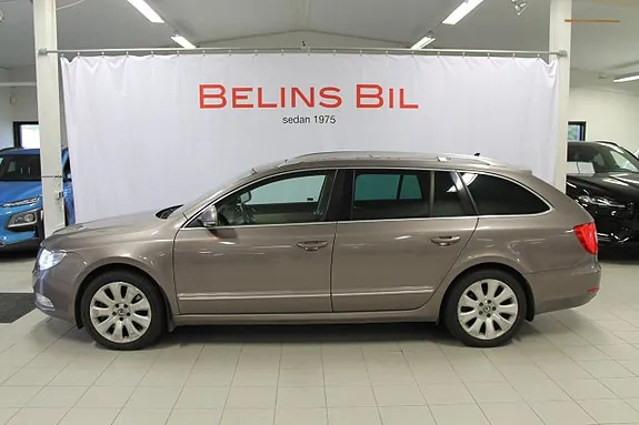 Skoda Superb 2011 photo 3