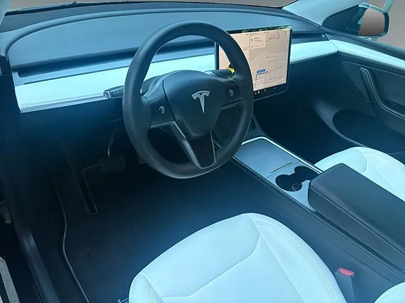 Tesla Model Y 2024 photo 5
