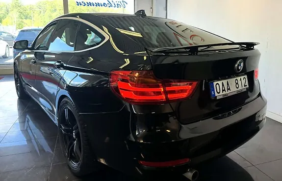 BMW 318D 2014 photo 2
