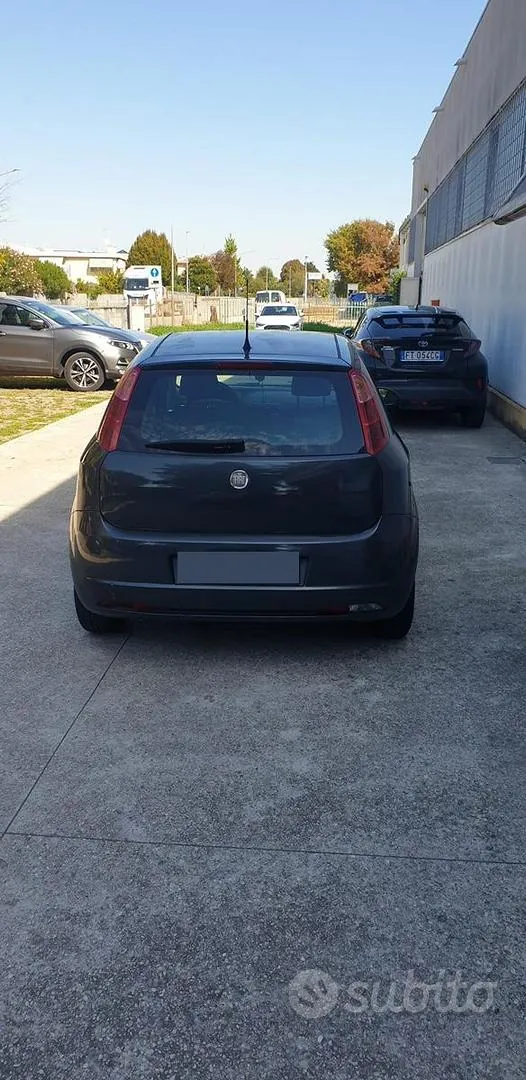 Fiat Grande Punto 2007 photo 3