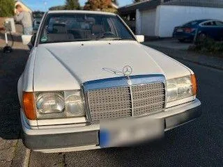 Mercedes-Benz 200E