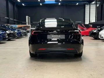 Tesla Model 3 2025 photo 3