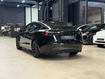 Tesla Model 3 2025 photo 2