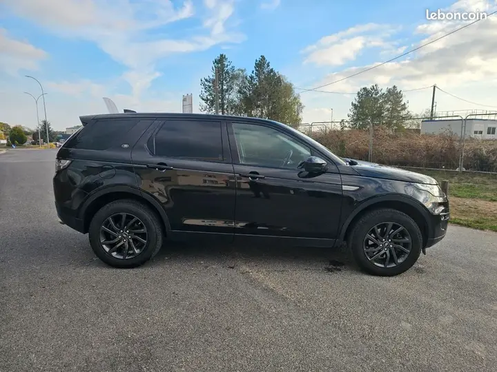 Land Rover Discovery Sport 2017 photo 2