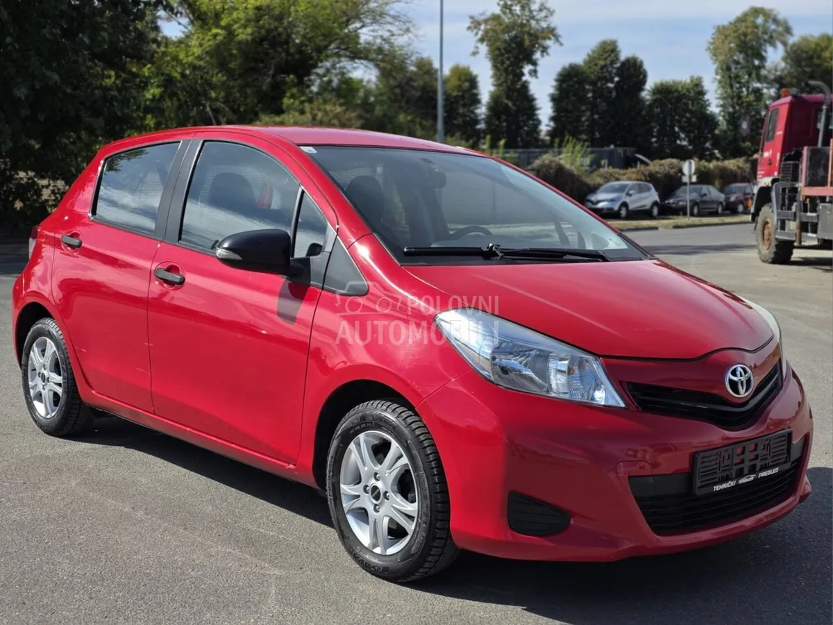 Toyota Yaris 2012 photo 3