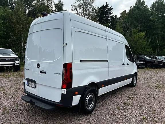 Mercedes-Benz Sprinter 211 2023 photo 3