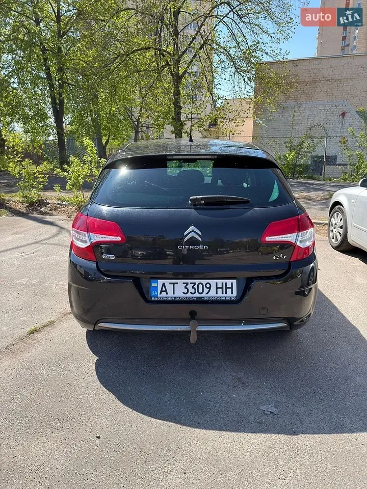 Citroen C4 2012 photo 2