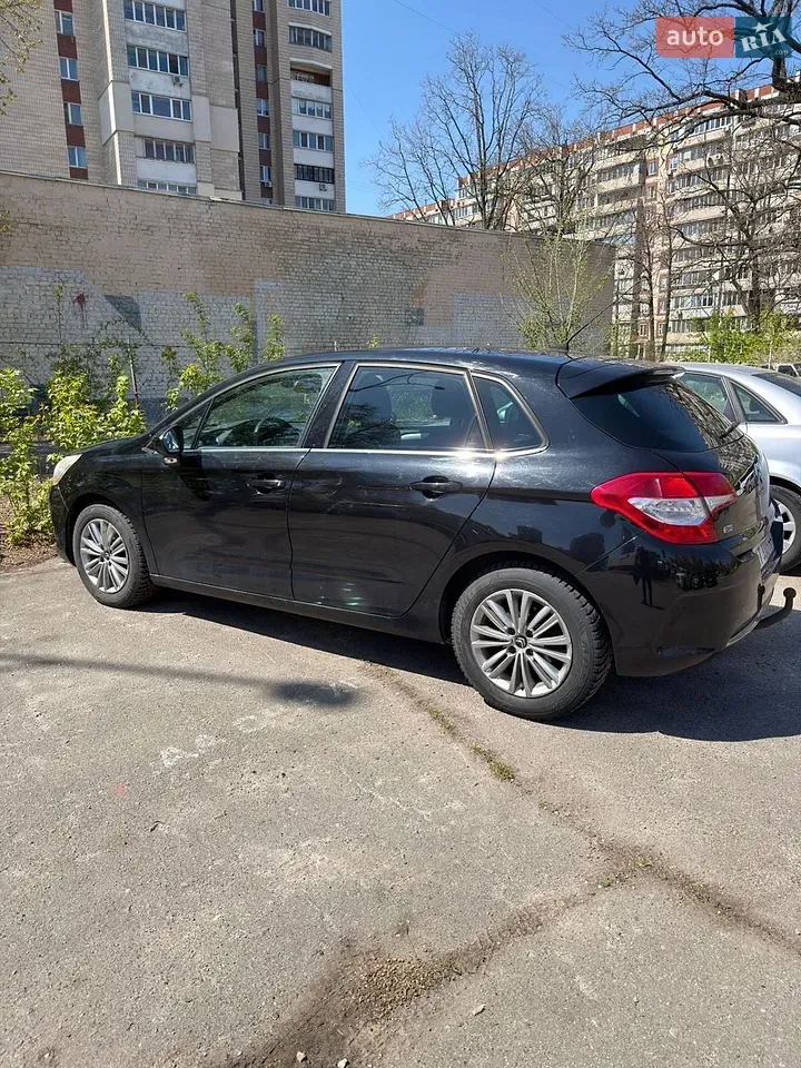 Citroen C4 2012 photo 3