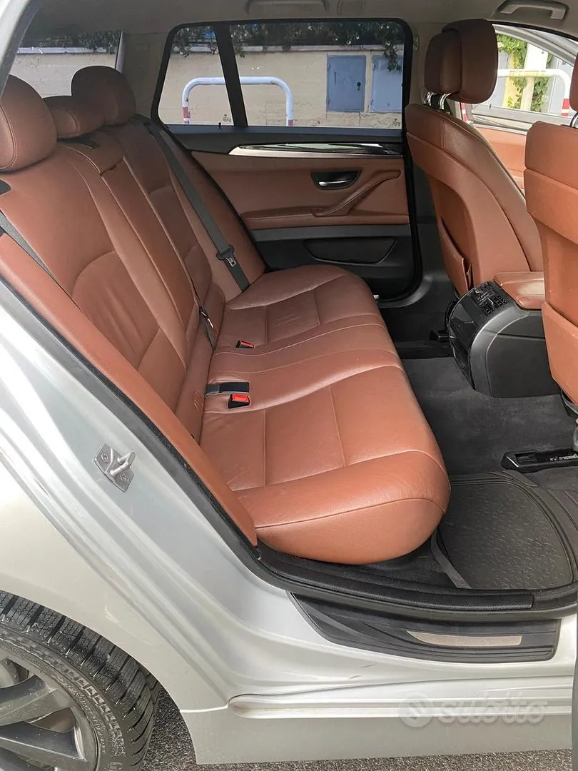 BMW 5 Series 2011 photo 5
