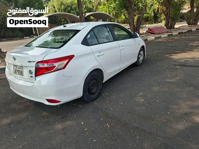 Toyota Camry 2010 photo 2