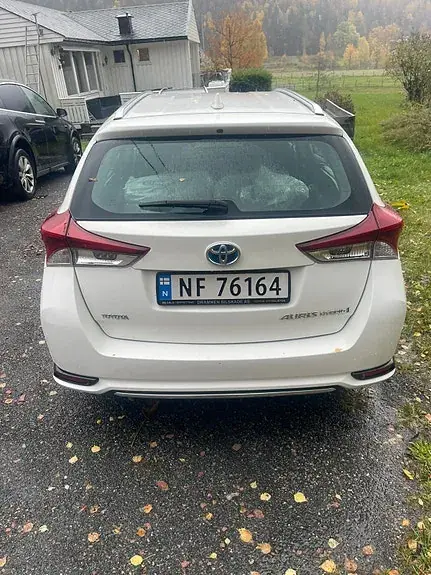 Toyota Auris 2015 photo 3