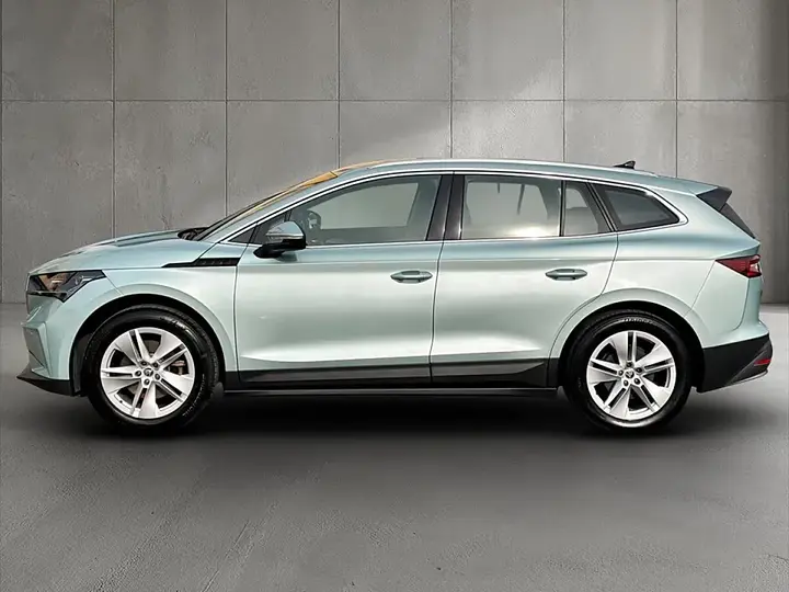 Skoda Enyaq 2023 photo 2