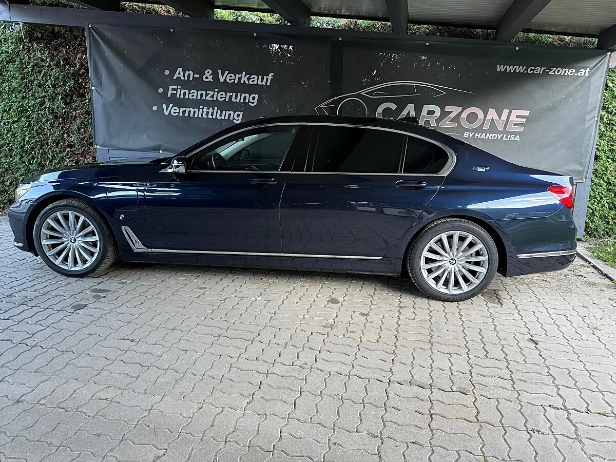 BMW 7 Series 2018 photo 3