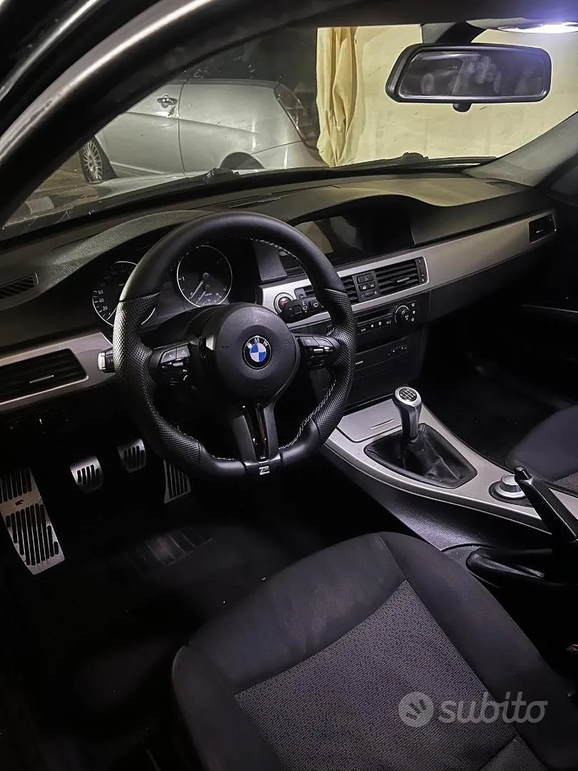BMW 3 Series 2005 photo 2