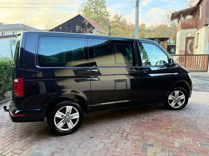 Volkswagen Multivan 2016 photo 2
