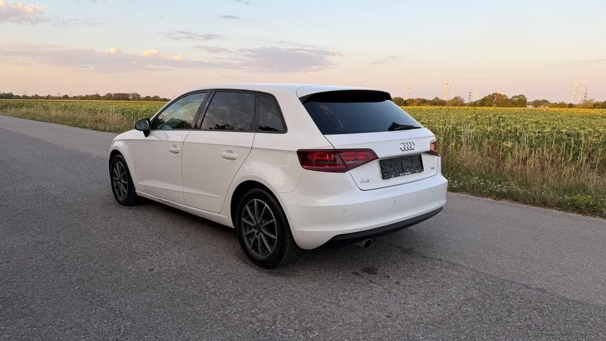 Audi A3 2015 photo 2