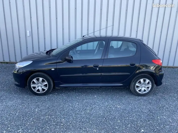 Peugeot 206 2010 photo 2