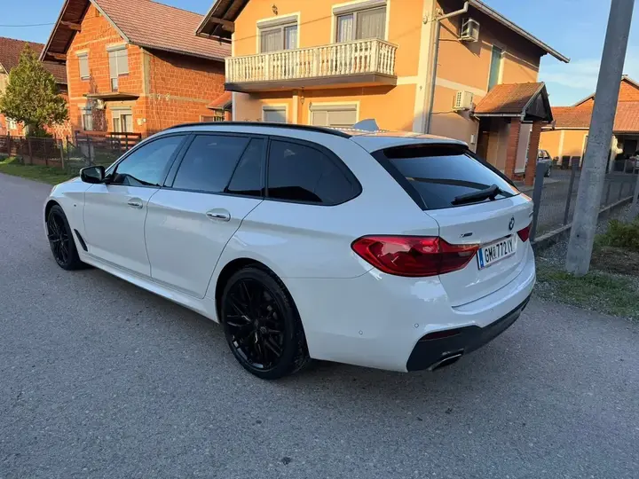 BMW 5 Series 2017 photo 2