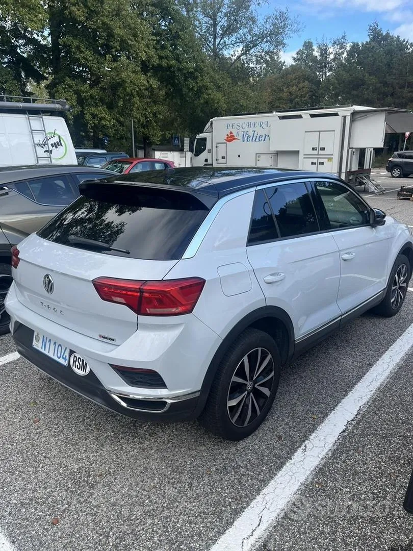 Volkswagen T-Roc 2018 photo 2