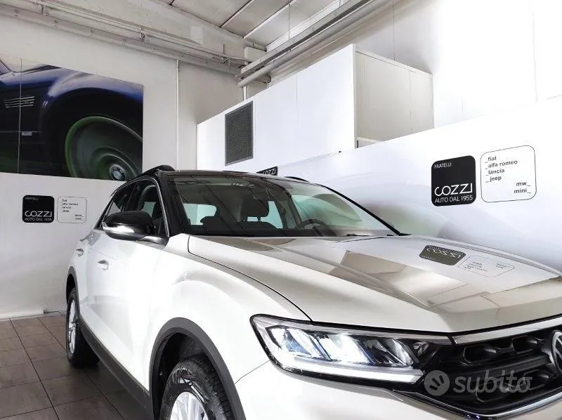 Volkswagen T-Roc 2023 photo 3