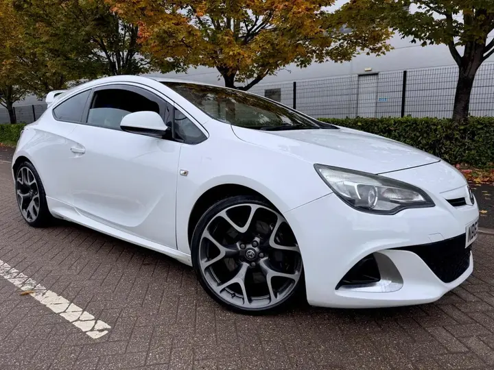 Vauxhall Astra Gtc 2014 photo 2