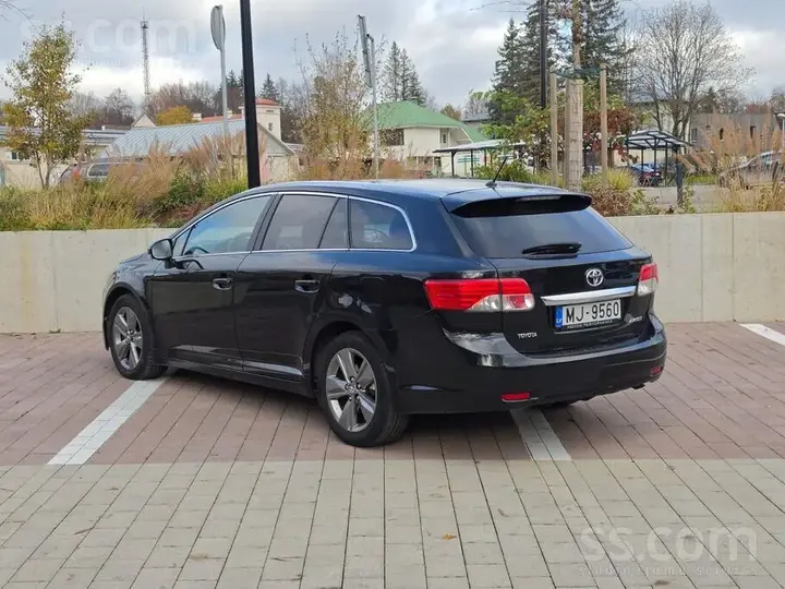 Toyota Avensis 2014 photo 4