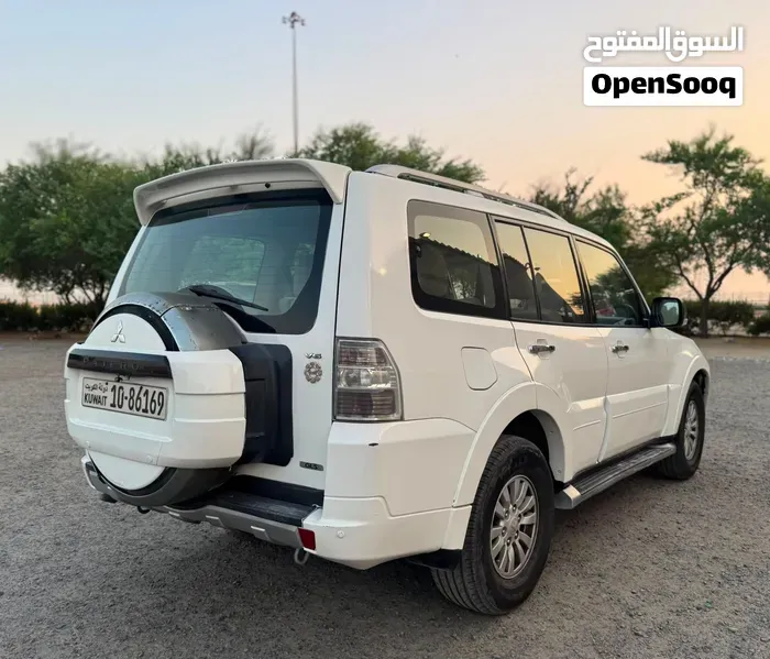 Mitsubishi Pajero 2012 photo 3