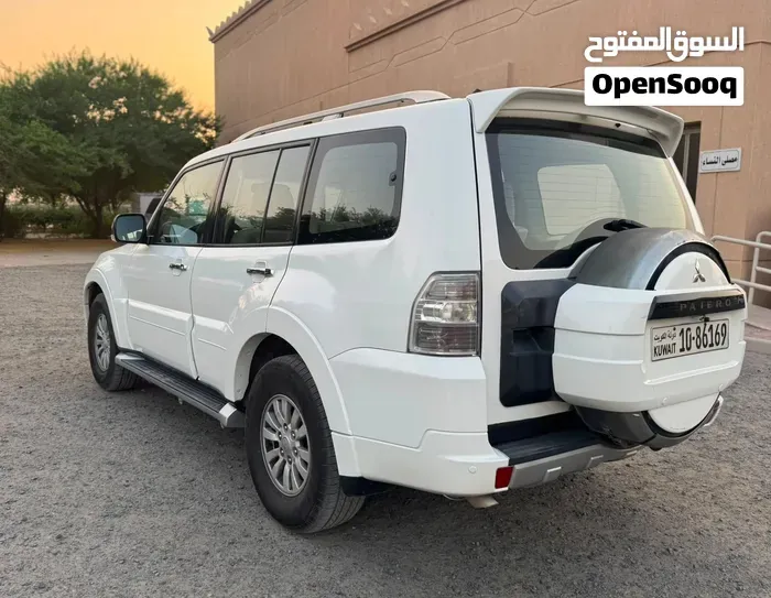 Mitsubishi Pajero 2012 photo 4