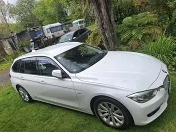BMW 320I 2013 photo 2