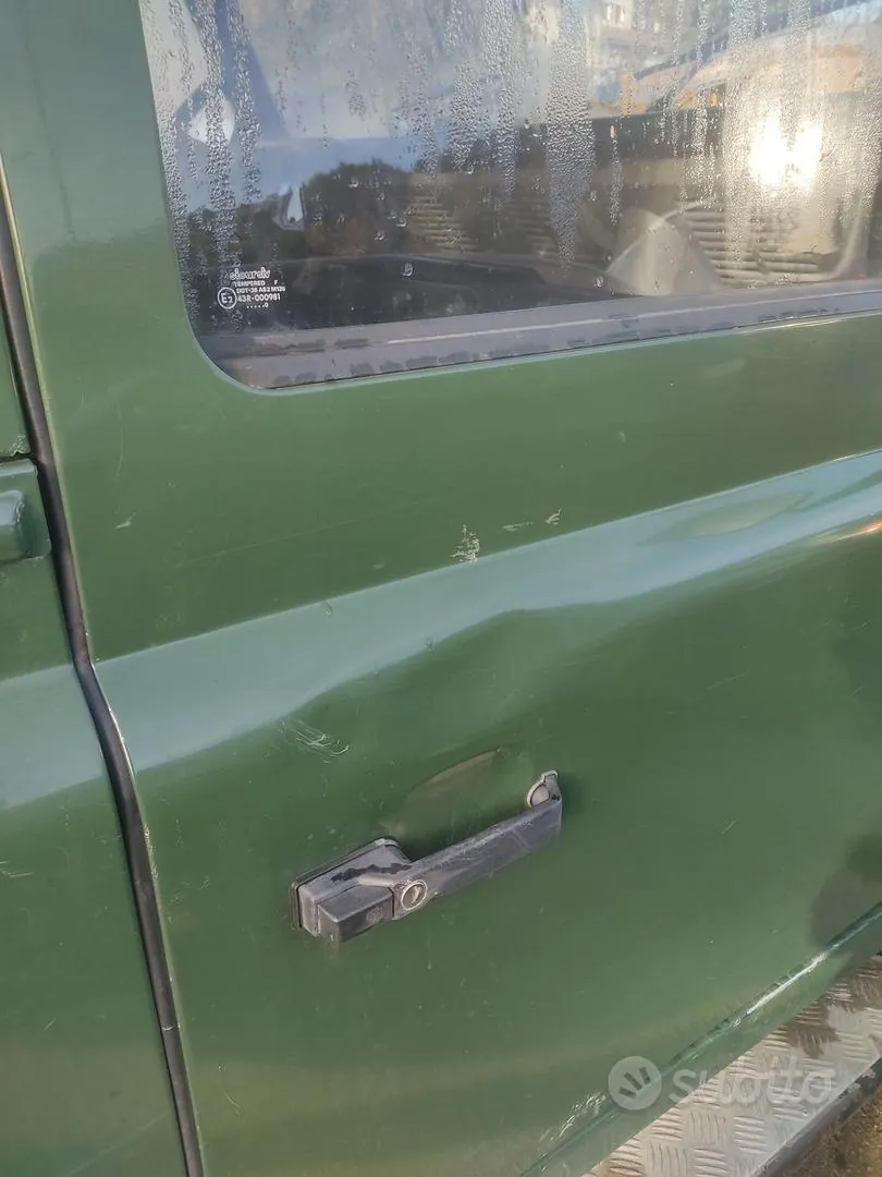 Land Rover Defender 2000 photo 4