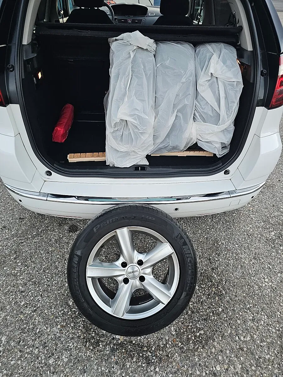Citroen C4 Picasso 2013 photo 2