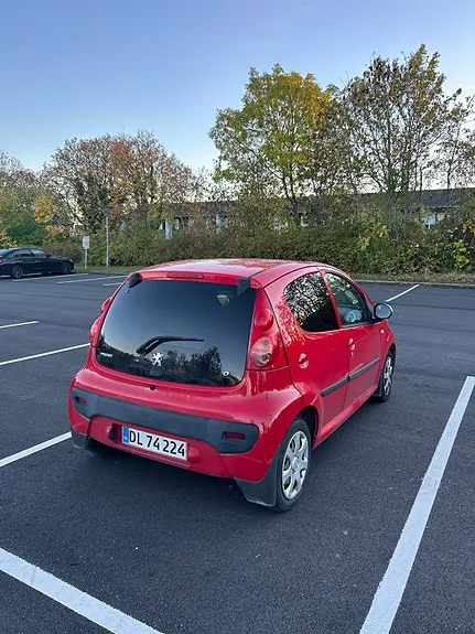 Peugeot 107 2011 photo 3
