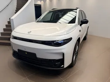 Leapmotor C10