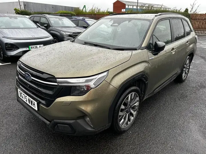 Subaru Forester 2025 photo 2