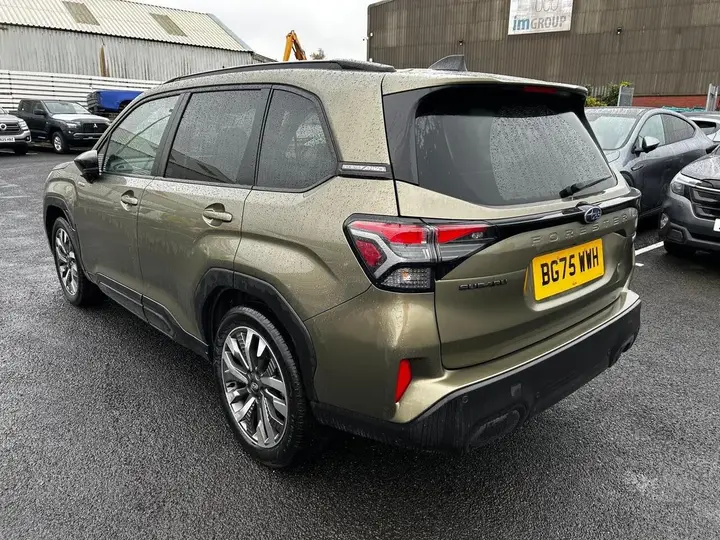Subaru Forester 2025 photo 3
