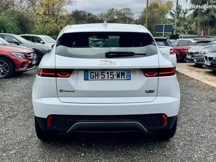 Jaguar E-Pace 2018 photo 5