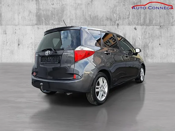 Toyota Verso-S 2012 photo 5