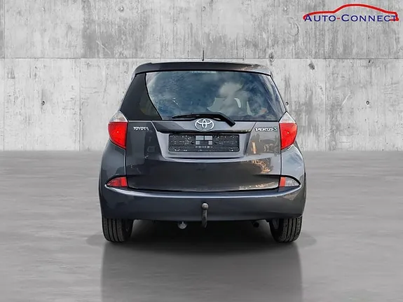 Toyota Verso-S 2012 photo 4