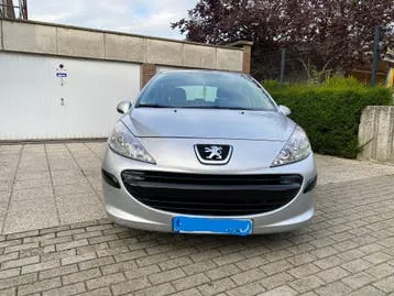 Peugeot 207 2006 photo 2
