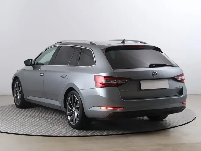 Skoda Superb Combi 2016 photo 3