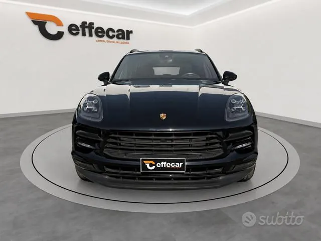 Porsche Macan 2021 photo 2