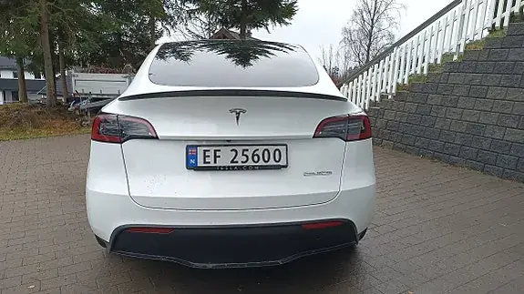 Tesla Model Y 2023 photo 5