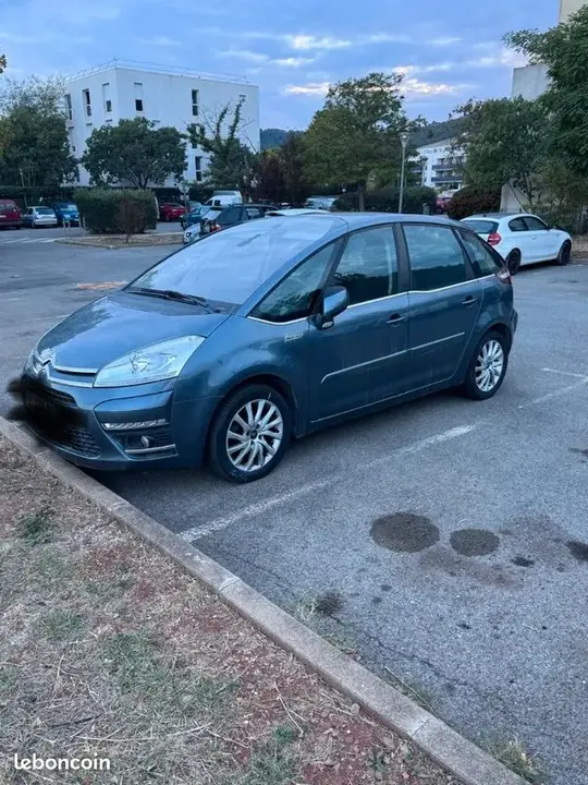 Citroen C4 Picasso 2011 photo 3