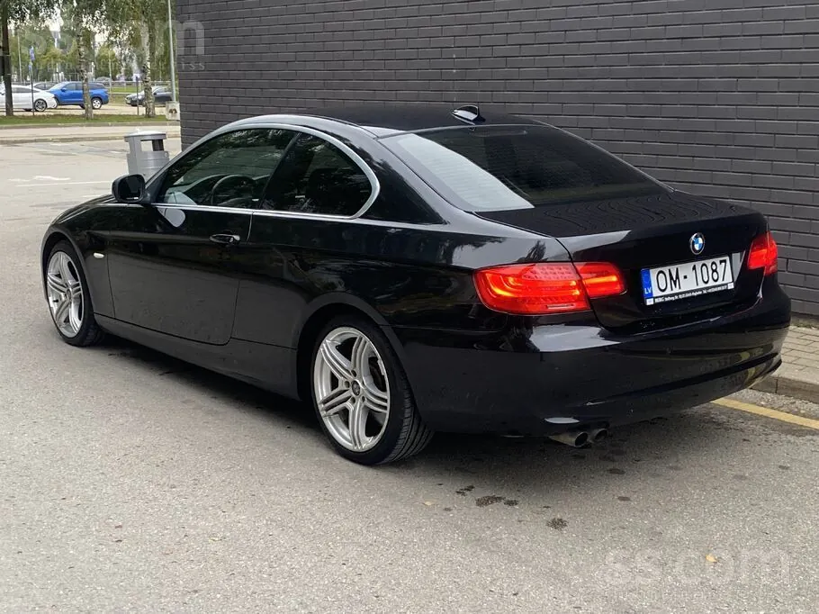 BMW 325 2010 photo 4