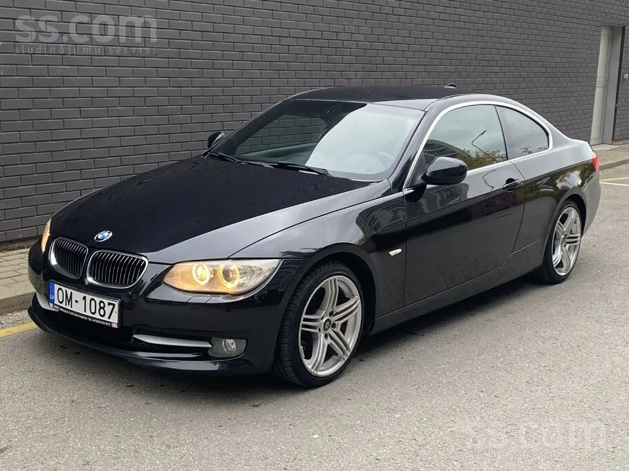 BMW 325 2010 photo 2