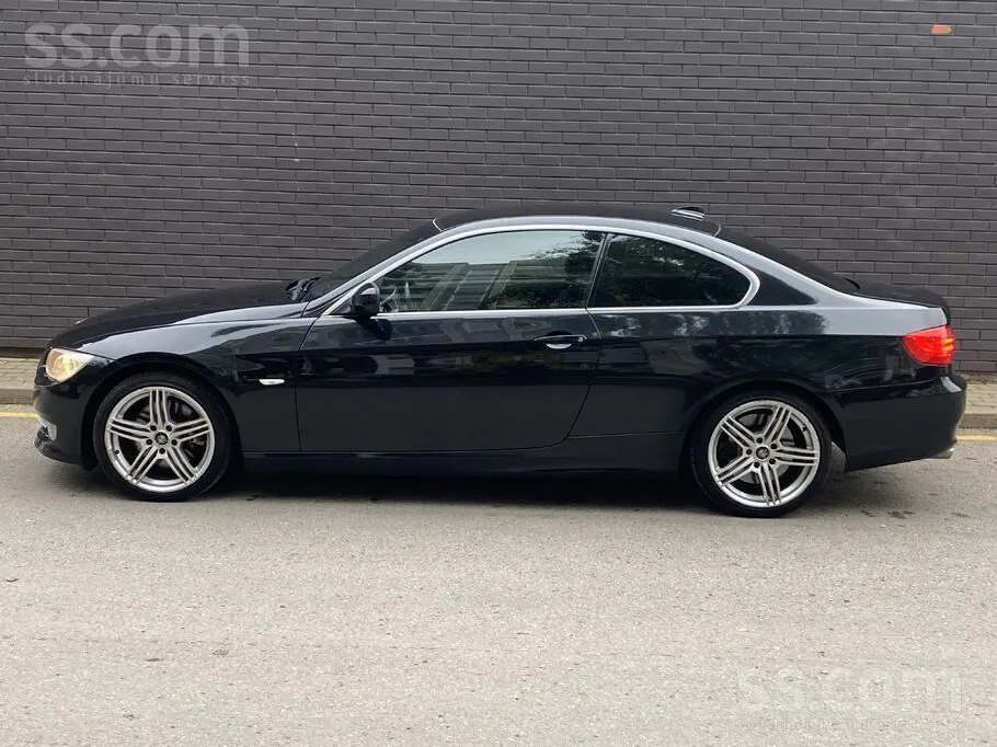 BMW 325 2010 photo 3